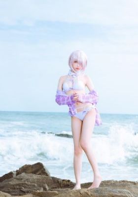 高颜值美乳白虎妹子双女一男啪啪_无广告免费播放高清电影